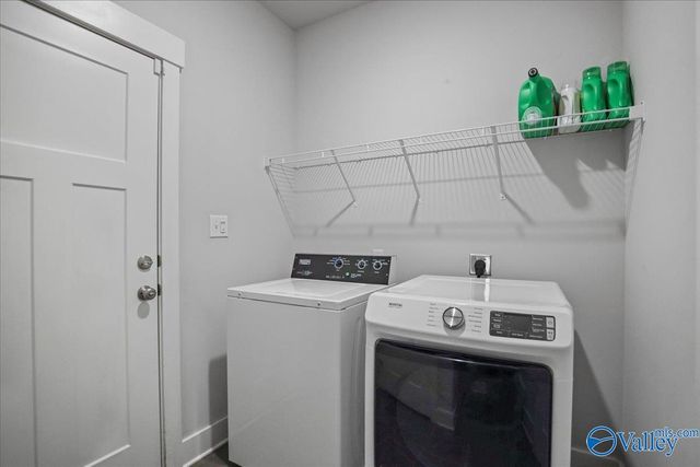 21808 Natures Cove Drive, Athens, AL 35613