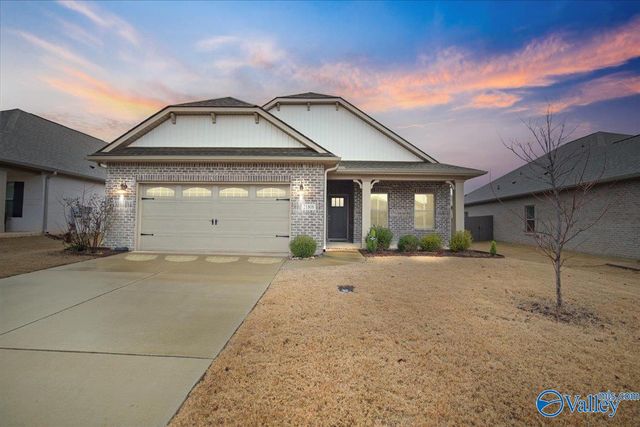 21808 Natures Cove Drive, Athens, AL 35613