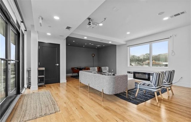 3725 Butler Street 209, Lawrenceville, PA 15201