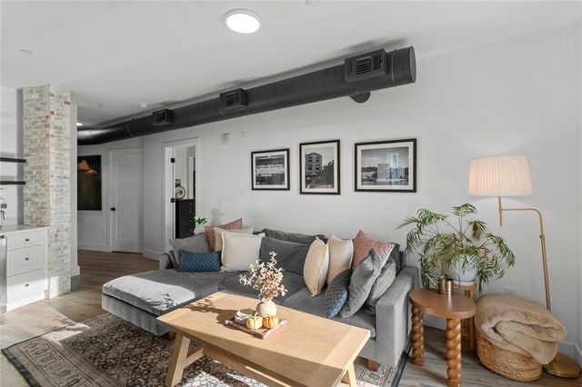 3725 Butler Street 209, Lawrenceville, PA 15201