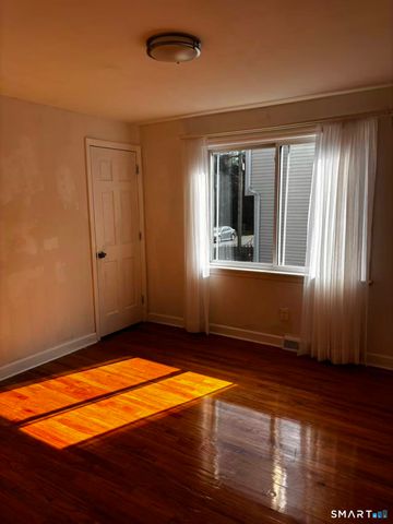 31 Manila Avenue 2, Woodbridge, CT 06525