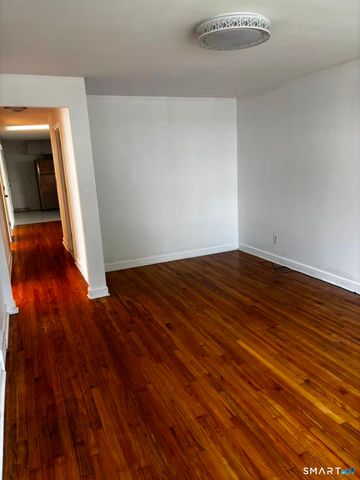 31 Manila Avenue 2, Woodbridge, CT 06525