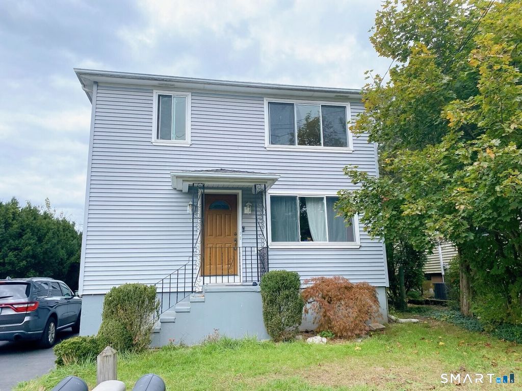 31 Manila Avenue 2, Woodbridge, CT 06525