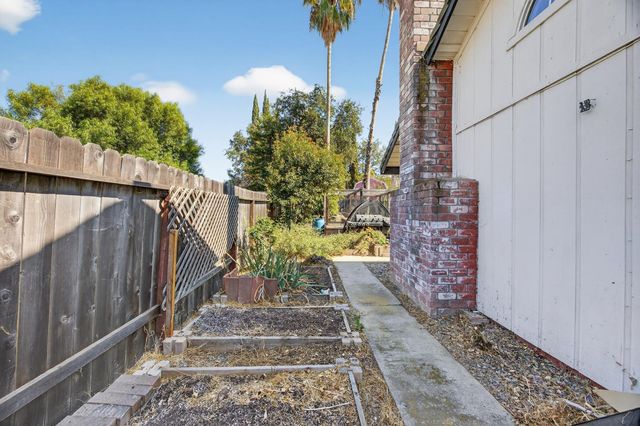 1513 Crestmont Oak Dr, Roseville, CA 95661