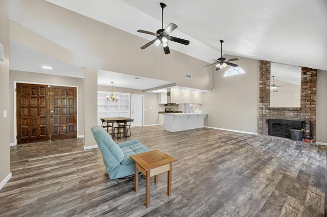 1513 Crestmont Oak Dr, Roseville, CA 95661