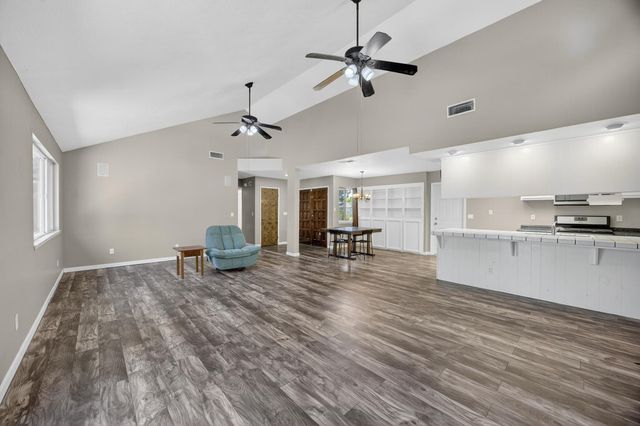 1513 Crestmont Oak Dr, Roseville, CA 95661