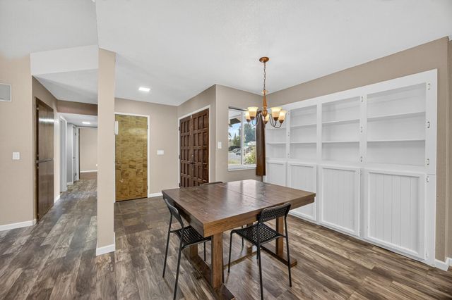 1513 Crestmont Oak Dr, Roseville, CA 95661