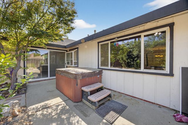 1513 Crestmont Oak Dr, Roseville, CA 95661