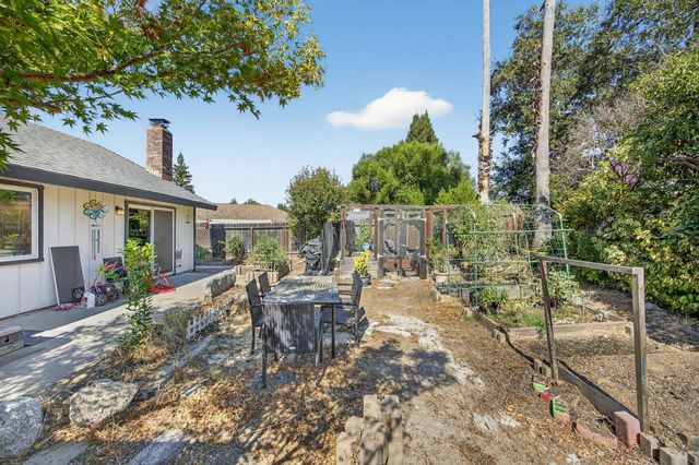 1513 Crestmont Oak Dr, Roseville, CA 95661