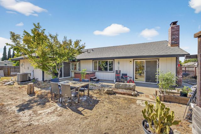 1513 Crestmont Oak Dr, Roseville, CA 95661