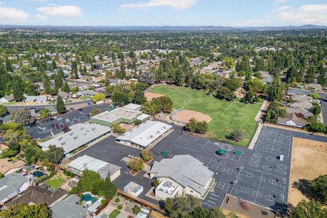1513 Crestmont Oak Dr, Roseville, CA 95661