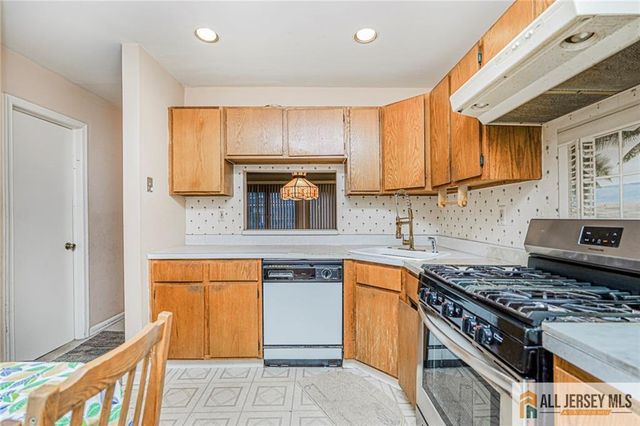 224 Palombi Court 224, East Brunswick, NJ 08816