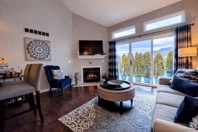 35149 Woodbury Drive, New Baltimore, MI 48047