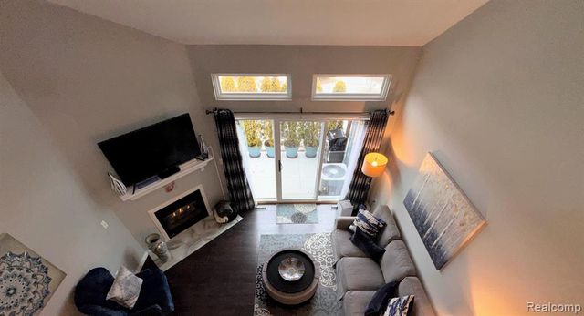 35149 Woodbury Drive, New Baltimore, MI 48047