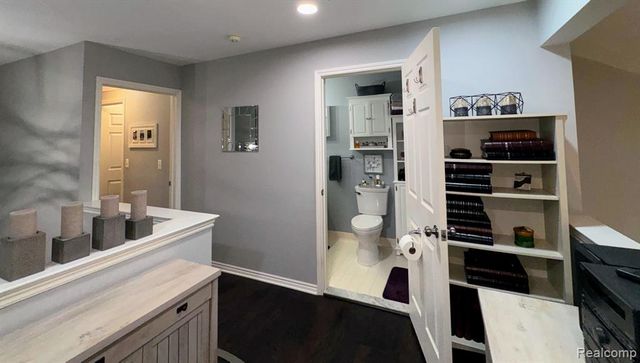 35149 Woodbury Drive, New Baltimore, MI 48047