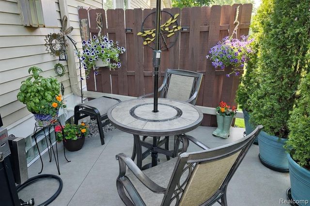 35149 Woodbury Drive, New Baltimore, MI 48047