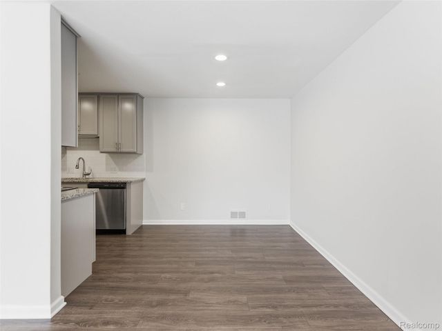 607 E Fox Hills E Drive, Bloomfield Hills, MI 48304