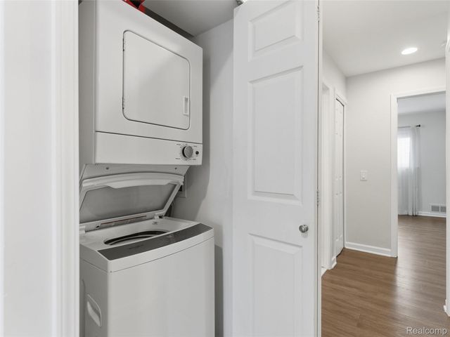 607 E Fox Hills E Drive, Bloomfield Hills, MI 48304