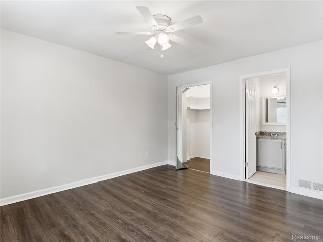 607 E Fox Hills E Drive, Bloomfield Hills, MI 48304