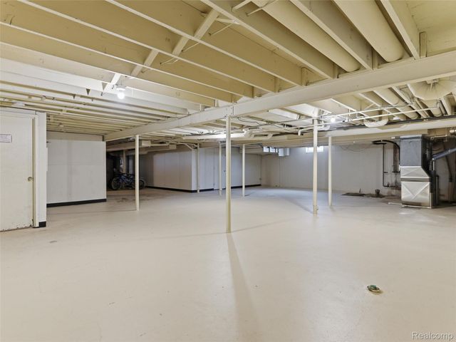 607 E Fox Hills E Drive, Bloomfield Hills, MI 48304