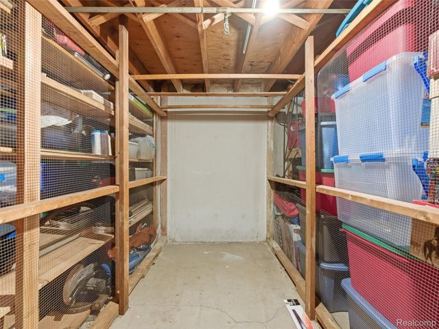 607 E Fox Hills E Drive, Bloomfield Hills, MI 48304