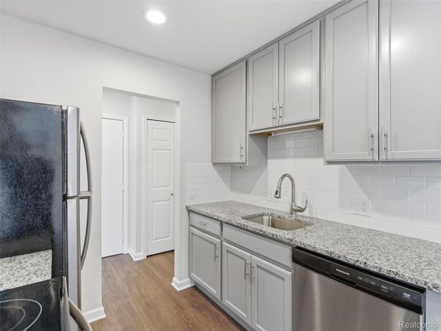 607 E Fox Hills E Drive, Bloomfield Hills, MI 48304