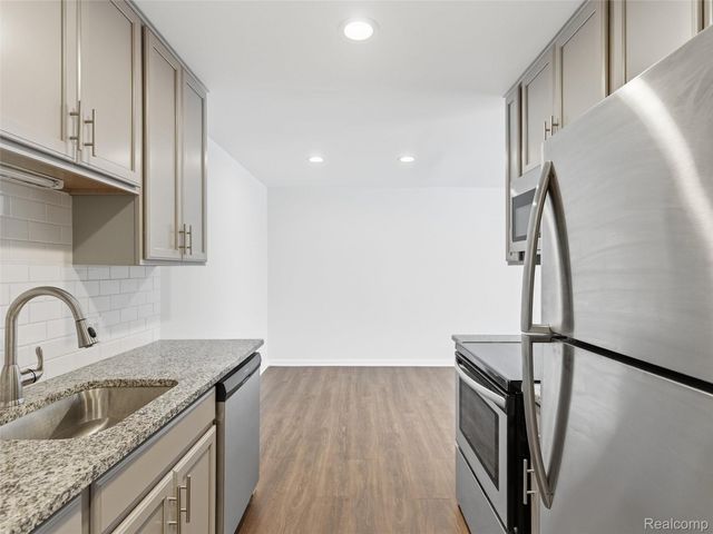 607 E Fox Hills E Drive, Bloomfield Hills, MI 48304