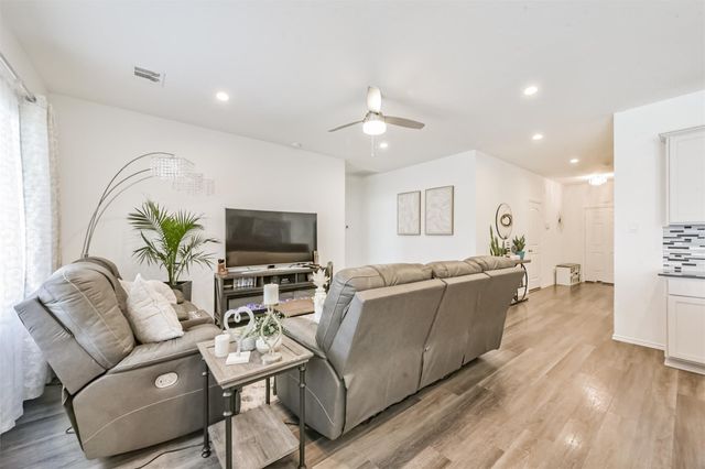 17706 Sommerset Falls Lane, Crosby, TX 77532