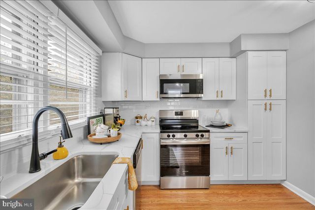 180 CHERRY TREE LN, Cherry Hill, NJ 08002