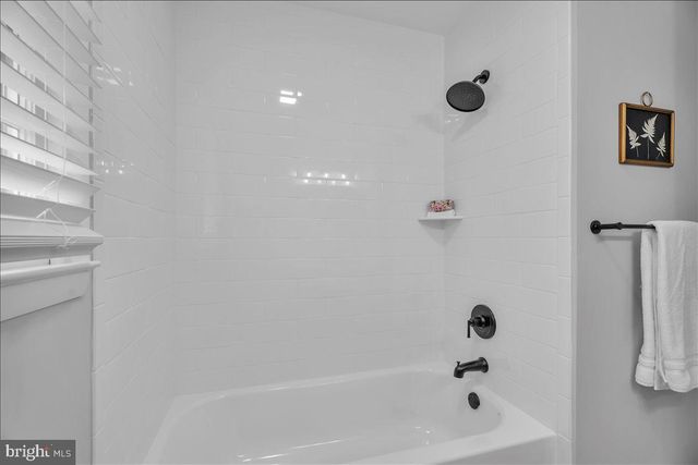 180 CHERRY TREE LN, Cherry Hill, NJ 08002