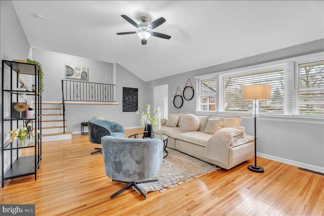 180 CHERRY TREE LN, Cherry Hill, NJ 08002