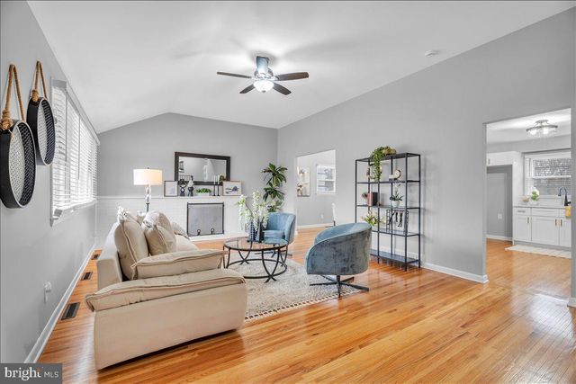 180 CHERRY TREE LN, Cherry Hill, NJ 08002