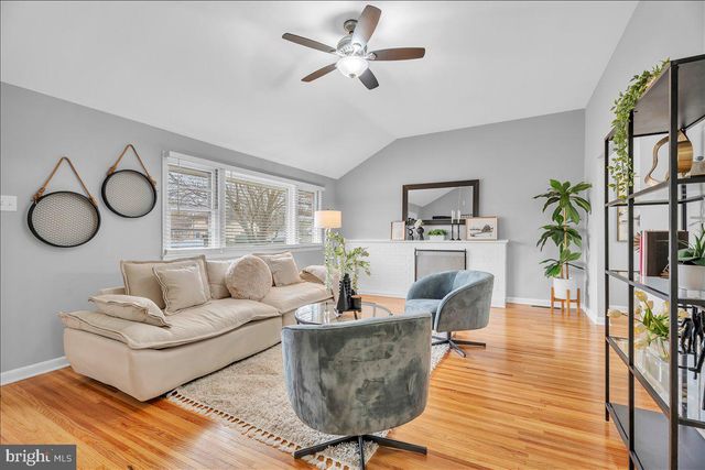 180 CHERRY TREE LN, Cherry Hill, NJ 08002
