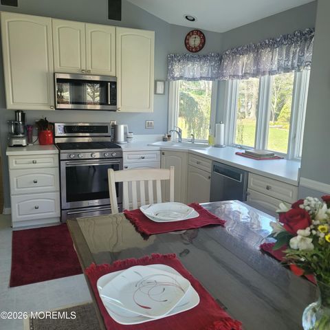 2335 Kira Court, Toms River, NJ 08755