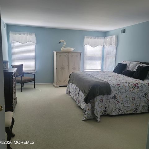 2335 Kira Court, Toms River, NJ 08755