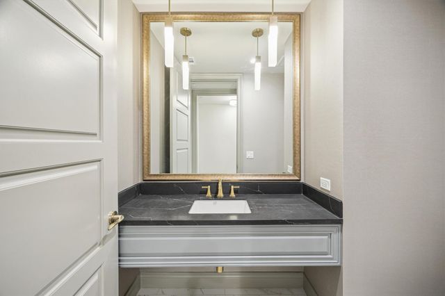 1717 Bissonnet Street 807, Houston, TX 77005