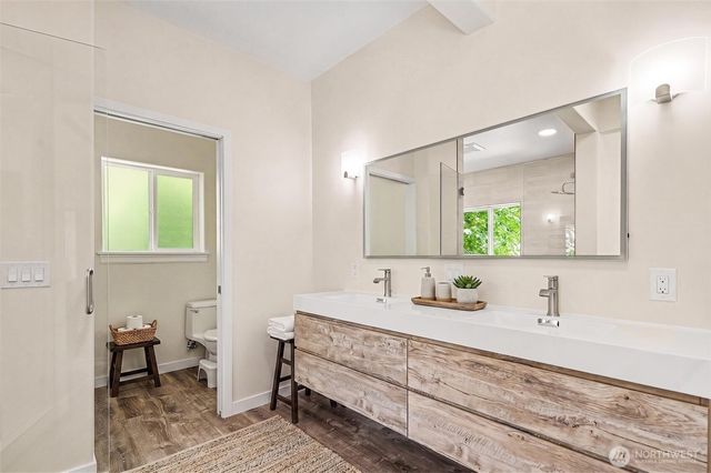 1300 N Lake Stickney, Lynnwood, WA 98087