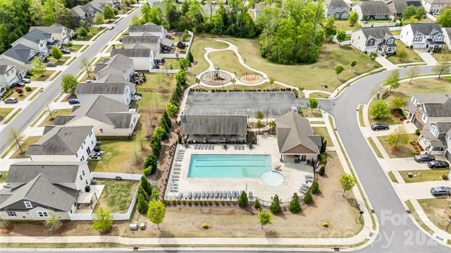 1426 Kings Grove Drive, York, SC 29745
