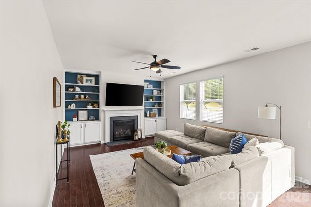 1426 Kings Grove Drive, York, SC 29745