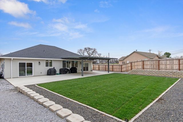 19377 Lake California Drive, Cottonwood, CA 96022