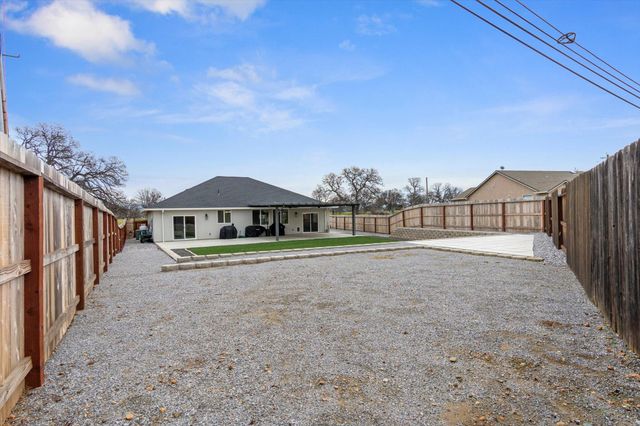 19377 Lake California Drive, Cottonwood, CA 96022