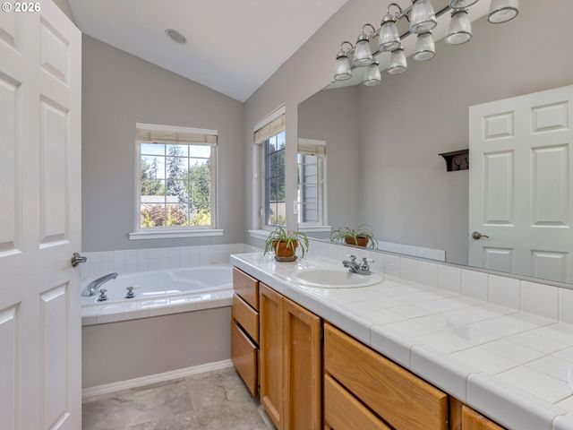 7610 Sw GEARHART Dr, Beaverton, OR 97007