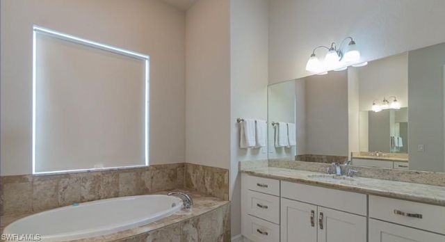 538 Eastwood DR, Naples, FL 34110