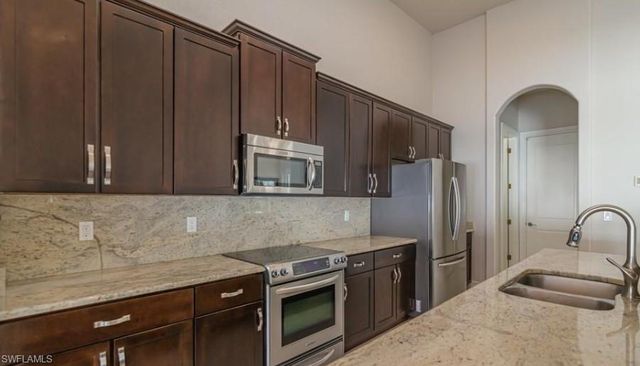 538 Eastwood DR, Naples, FL 34110