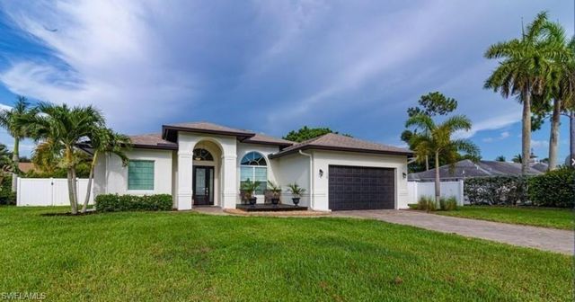 538 Eastwood DR, Naples, FL 34110