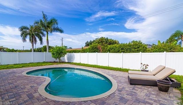 538 Eastwood DR, Naples, FL 34110
