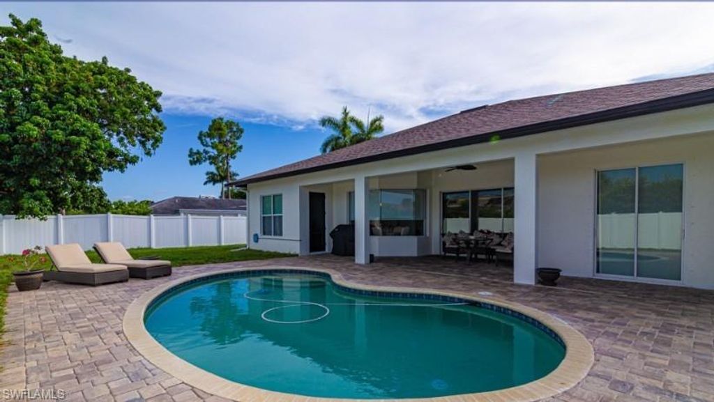 538 Eastwood DR, Naples, FL 34110