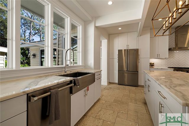 52-56 E Broad Street, Savannah, GA 31401