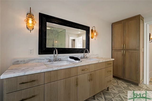 52-56 E Broad Street, Savannah, GA 31401