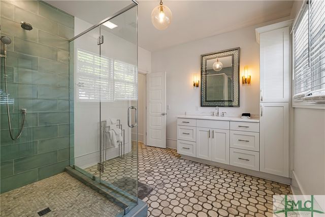 52-56 E Broad Street, Savannah, GA 31401